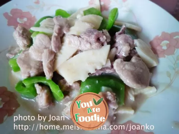 Home healthy fried meat with bamboo shoots