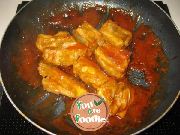 Spare ribs in tomato sauce