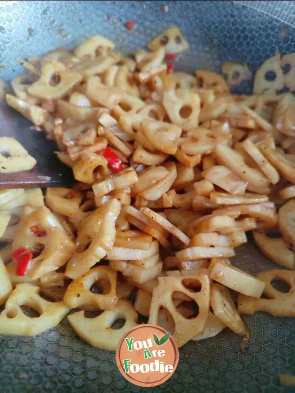 Spicy lotus root slices