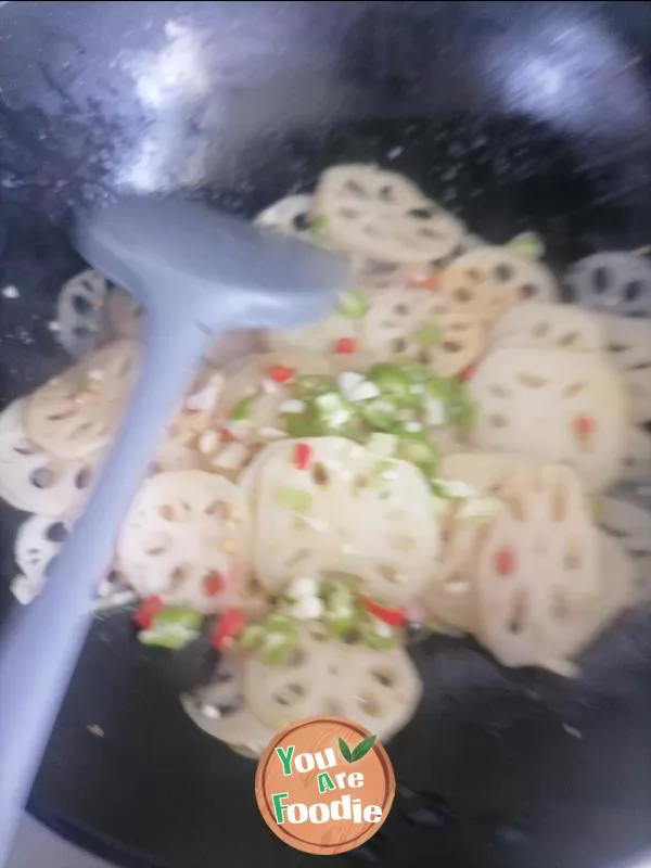 Hot and sour lotus root slices