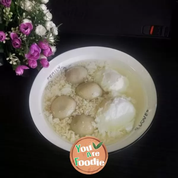 Glutinous rice dumplings with fermented egg