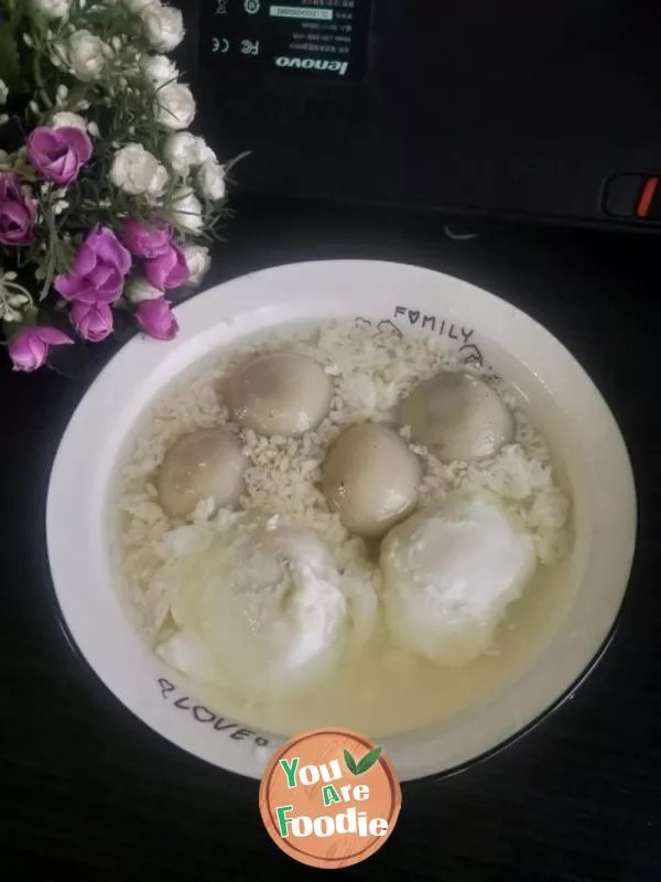 Glutinous rice dumplings with fermented egg