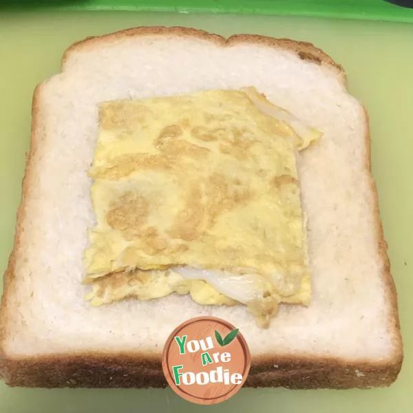 Instant breakfast egg sandwich