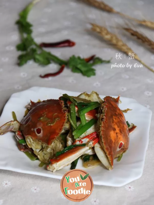 Fried crab with ginger and scallion