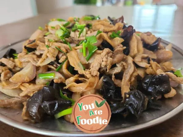 Stir fried Shredded Pork with Dried Lettuce