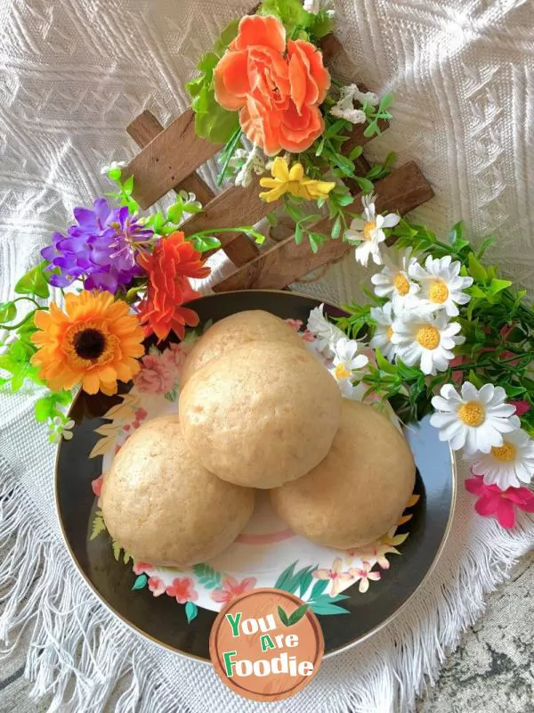 Steamed buns with peanut butter