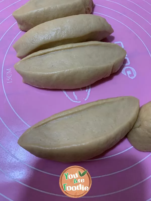 Steamed buns with peanut butter