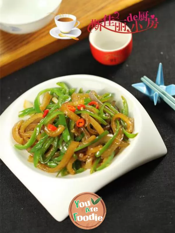 Fried-pork-skin-with-green-pepper-and-onion