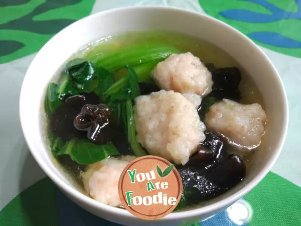 Shrimp balls, fungus and green vegetable soup