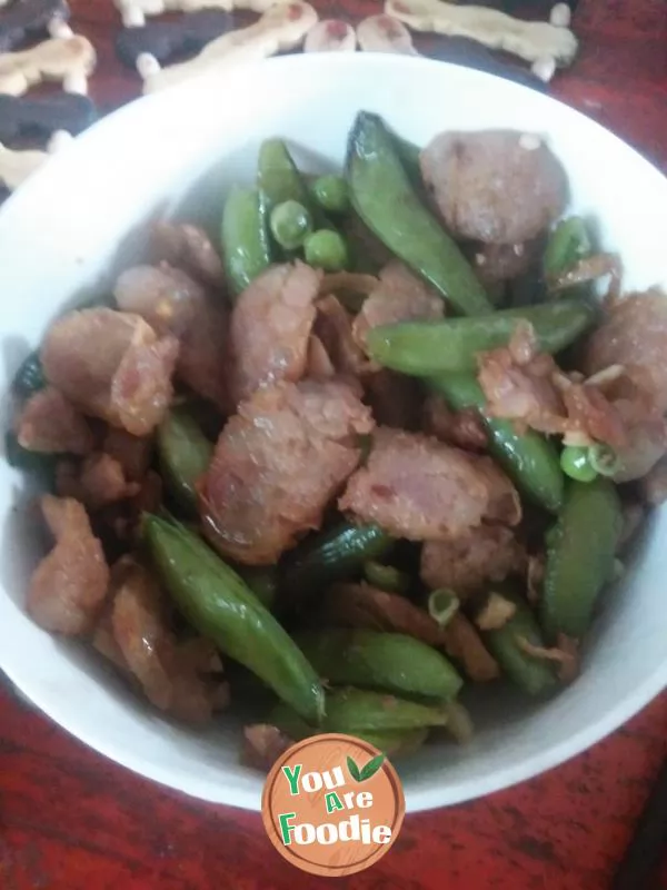 Sauteed sausage with Dutch beans