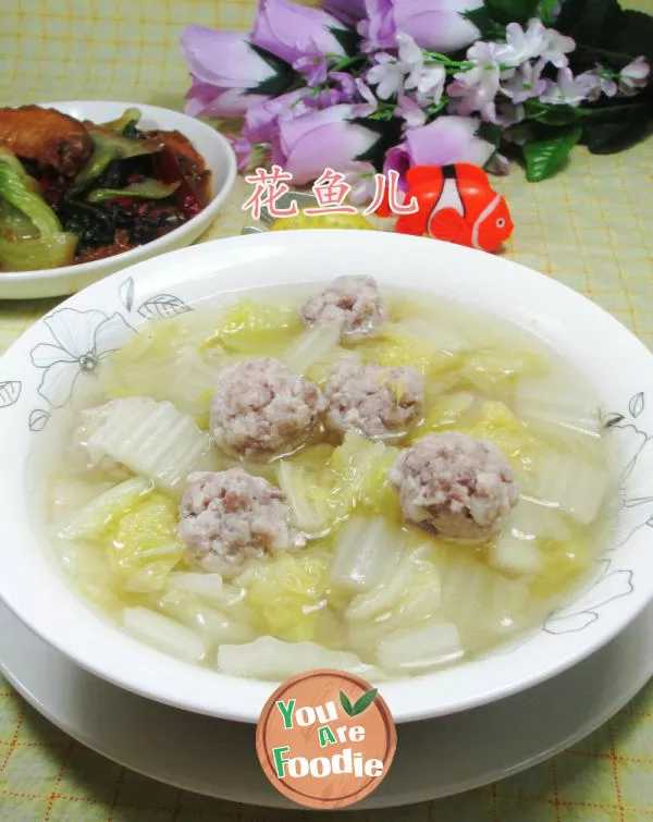 Pork balls and cabbage soup