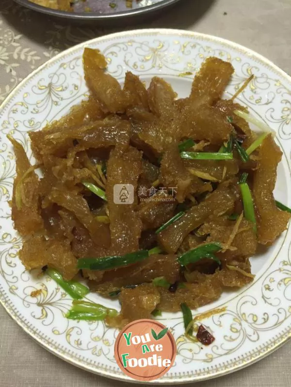 Fried pork tendon with Scallion