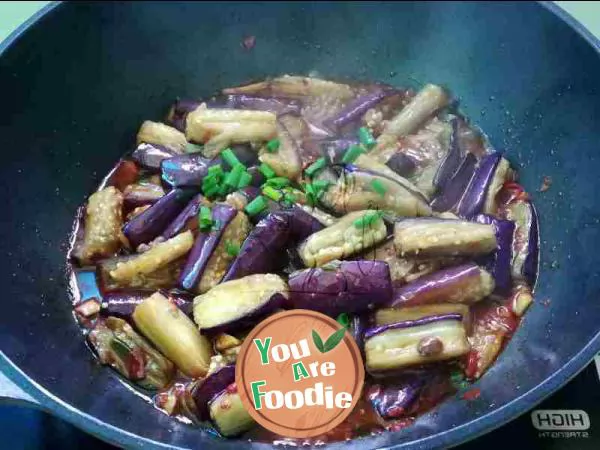 Braised eggplant with sauce