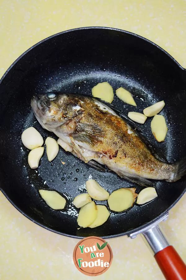 [Cordyceps flower blackhead fish soup] - nourishing and delicious soup