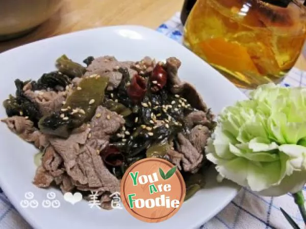 Kwai dish for supplementing qi and deficiency fried beef with pickled cabbage