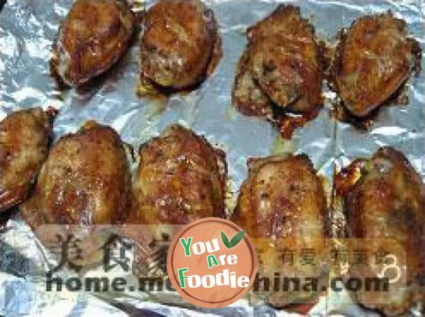 Roasted chicken wings with black pepper