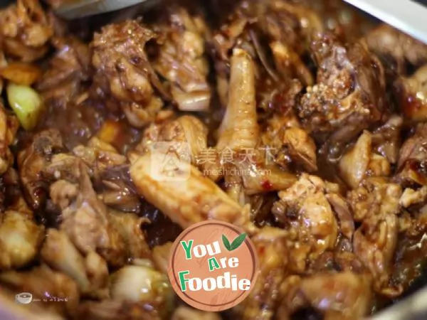 Braised chicken and rice that are popular in the streets and alleys are made at home -- Secret braised chicken and rice