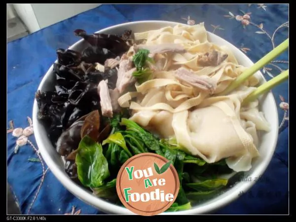 Bone soup nourishing hand stretched noodles