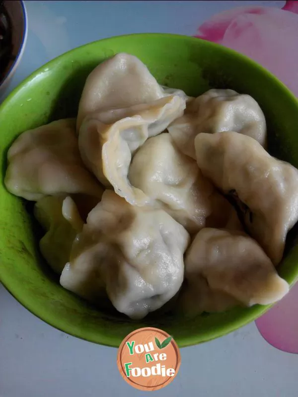 Dumplings stuffed with leek and egg