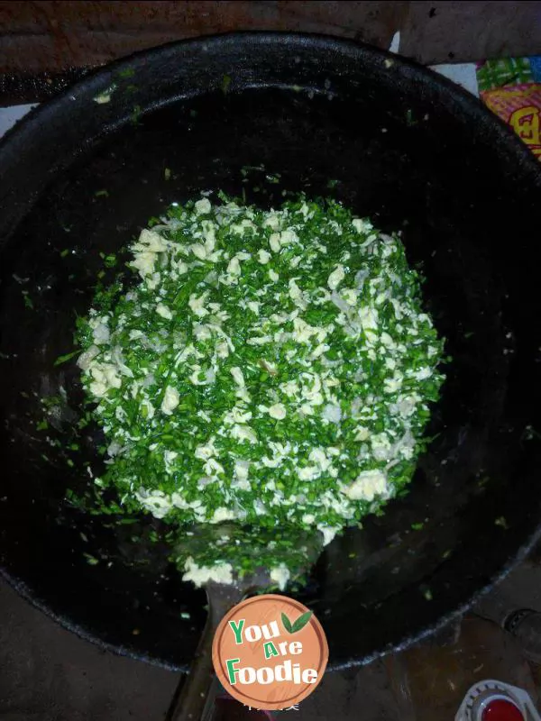 Dumplings stuffed with leek and egg