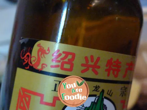 [stewed pig's feet with mushrooms and soybeans] Invigorating Qi, spleen and bones