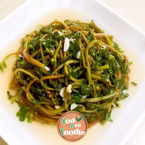 Purslane with mashed garlic