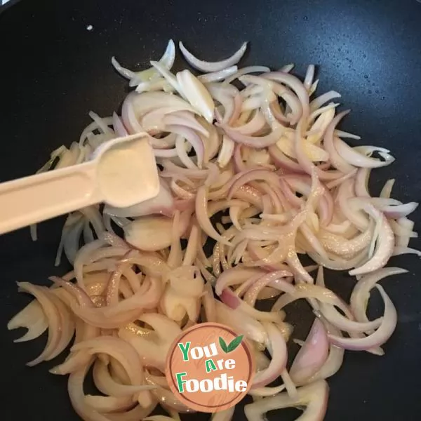 Fried onion with egg