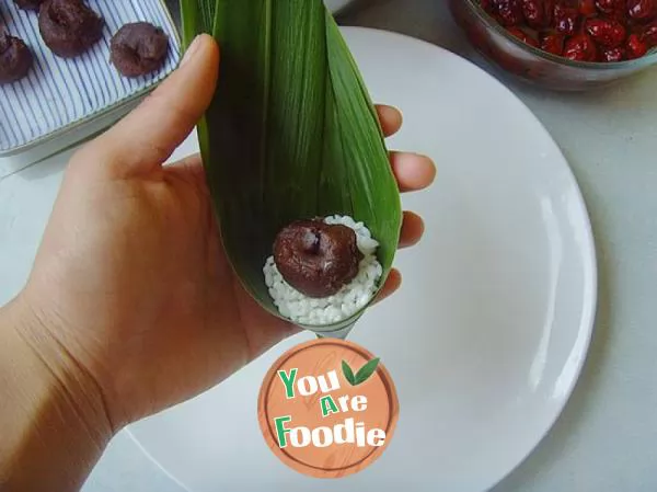 [Dragon Boat Festival · zongzi] zongzi is fragrant: zongzi with bean paste and jujube