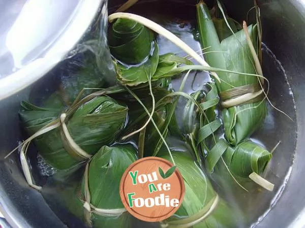 [Dragon Boat Festival · zongzi] zongzi is fragrant: zongzi with bean paste and jujube