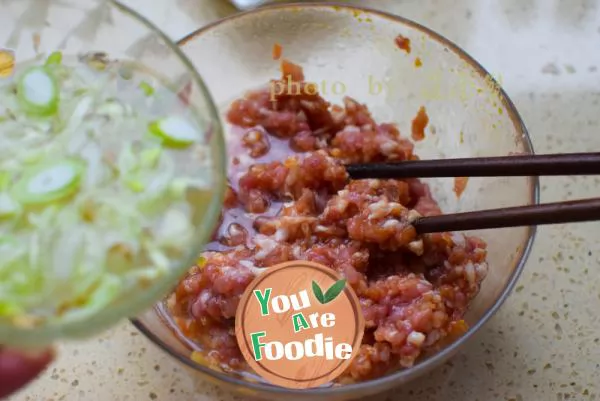 Steamed dumplings with roses