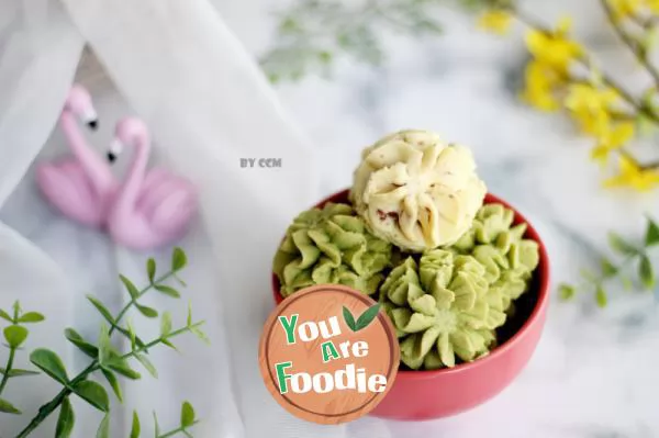 Rose Matcha cloud top cookies ---- cookies that melt at the entrance