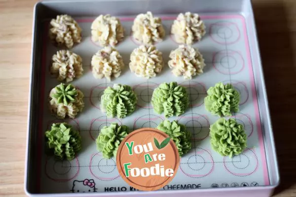 Rose Matcha cloud top cookies ---- cookies that melt at the entrance