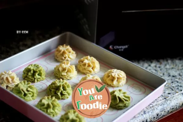 Rose Matcha cloud top cookies ---- cookies that melt at the entrance