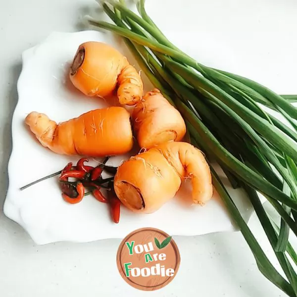 Stir fried carrot slices with vegetable