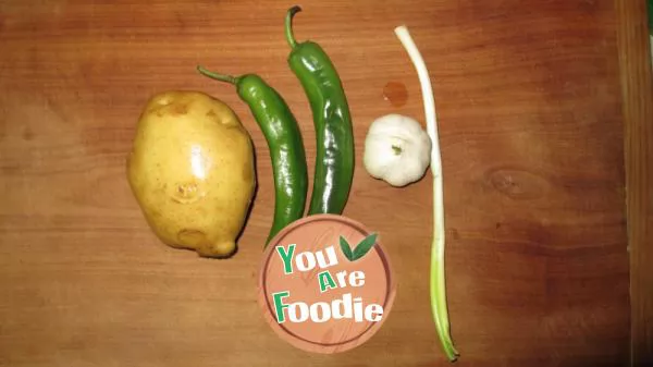 [wooden cuisine] shredded potato with green pepper and hot and sour sauce