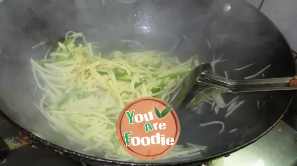 [wooden cuisine] shredded potato with green pepper and hot and sour sauce