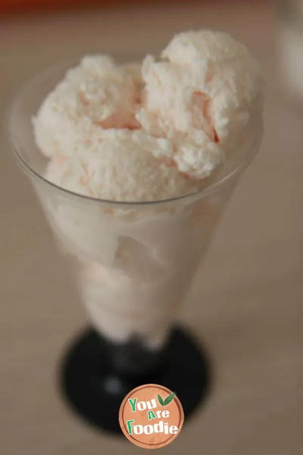 DIY strawberry ice cream - a refreshing feeling, people can't stop