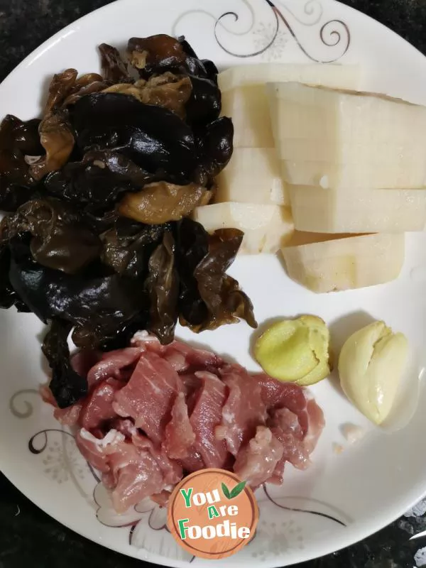 Fried Pork Slices with Black Fungus and Lotus Root