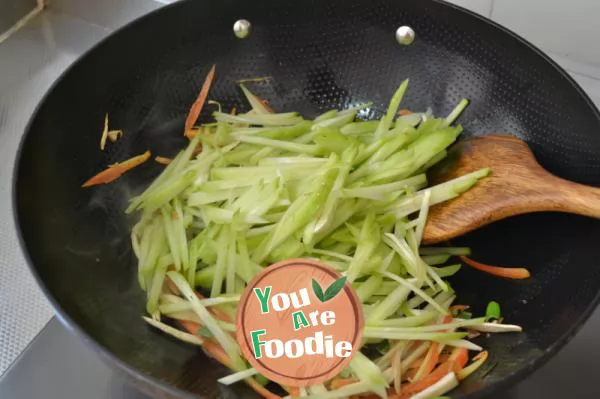 Refreshing vegetable - [fried Bergamot melon with apricot abalone mushroom]
