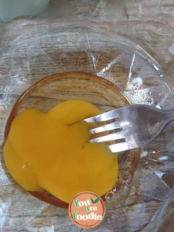 Boiled ass hide glue with water to make eggs