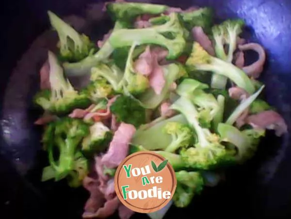 Fried sliced pork with Broccoli