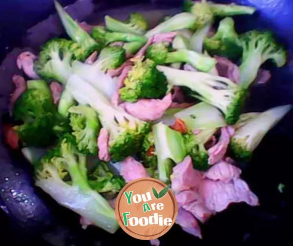 Fried sliced pork with Broccoli