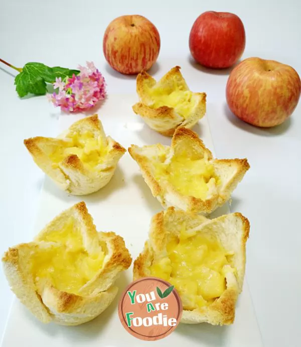 Apple-toast-pizza