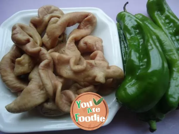 Fried pork intestines with green pepper