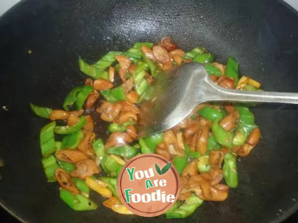 Fried pork intestines with green pepper