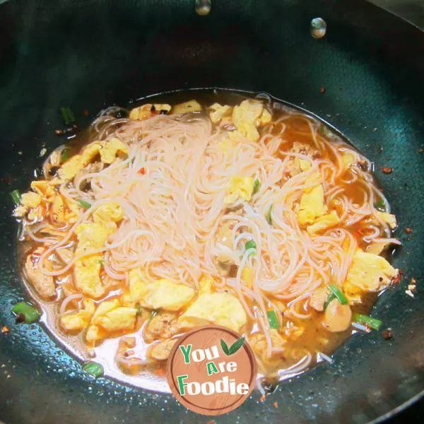 A bowl of soup noodles