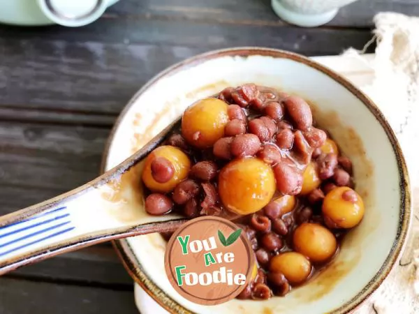 Glutinous red bean and glutinous rice balls