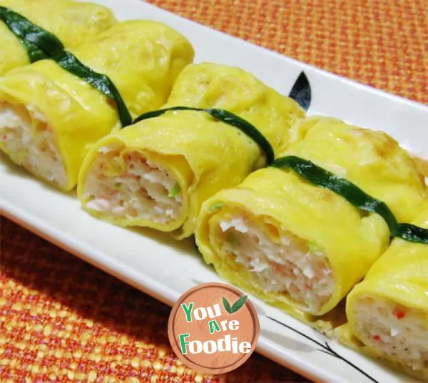 Shrimp rolls with egg skin