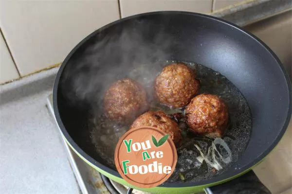 Stewed Pork Ball in Brown Sauce