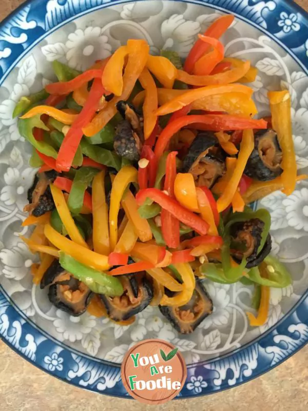 Fried sea cucumber with green and red pepper